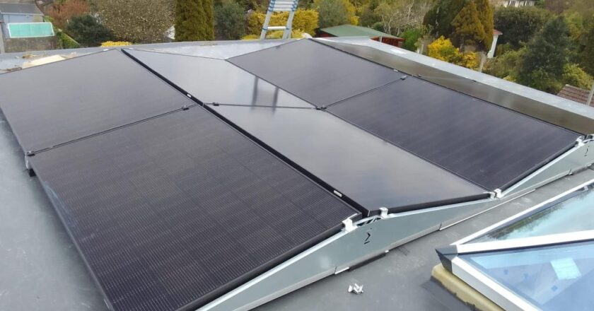 Smart Homes Go Green: AI and Solar Power Transforming Residential Living